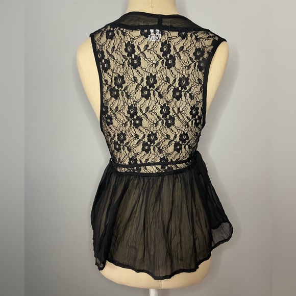 Women’s Band of Gypsies Black Lace Vest - Picture 3 of 8